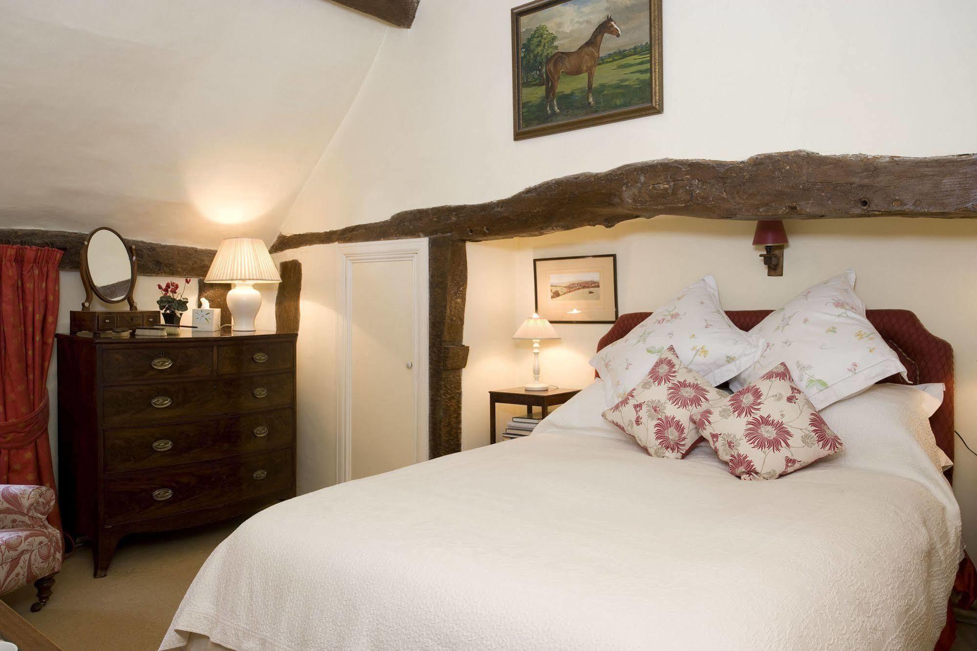 The Old Manor House Bed and Breakfast Halford  Εξωτερικό φωτογραφία